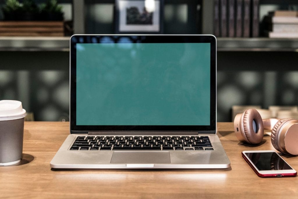  5 Easy Ways to Balance Work and Home Life - Turn Off Technology