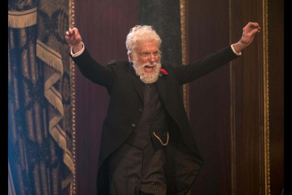 Mary Poppins Returns: Dick Van Dyke as Mr. Dawes Jr.: the chairman of Fidelity Fiduciary Bank.