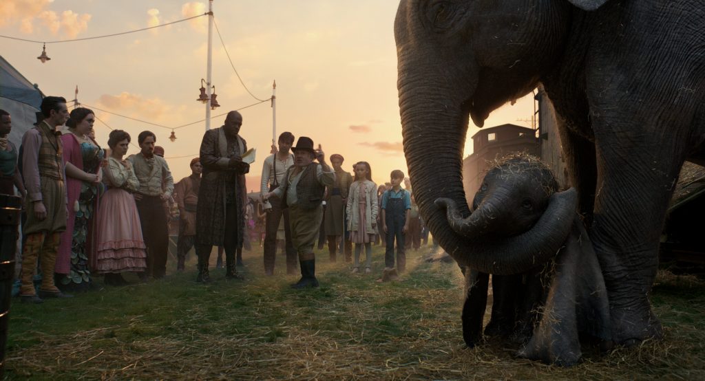 Disney's Live Action Dumbo Movie Review - An Incredible, Entertaining Experience