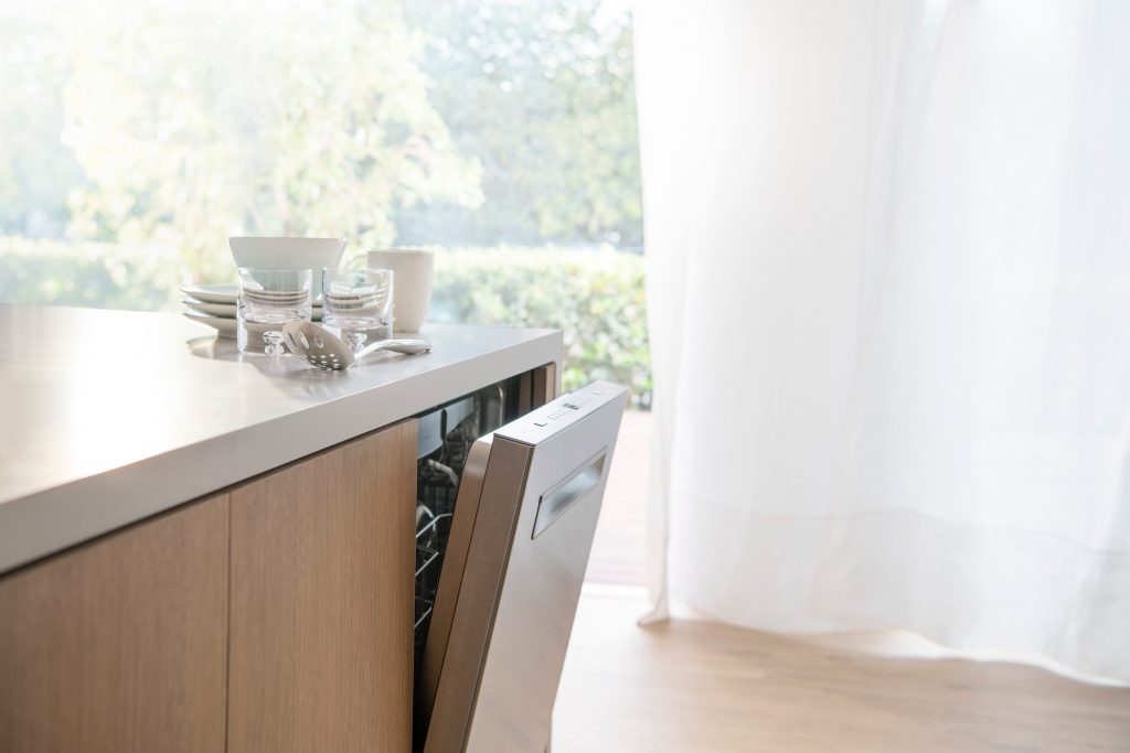 Dishwasher Features Worth Paying For: The AutoAir™ Bosch 500 Series Has Them All