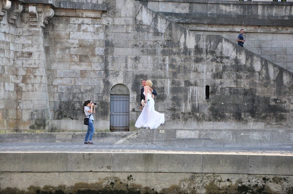 Do Consider Hiring Professional Wedding Photographer